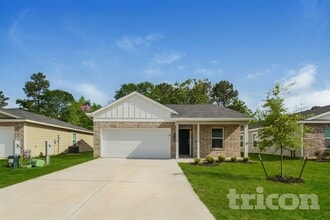 Building Photo - 15649 Del Norte Dr