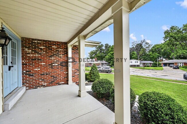 Foto del edificio - 10327 Dorenshire Ct