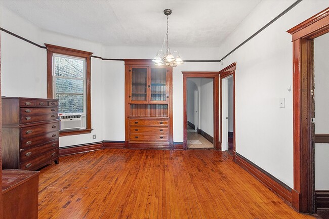 Building Photo - 3307 W Beach Ave