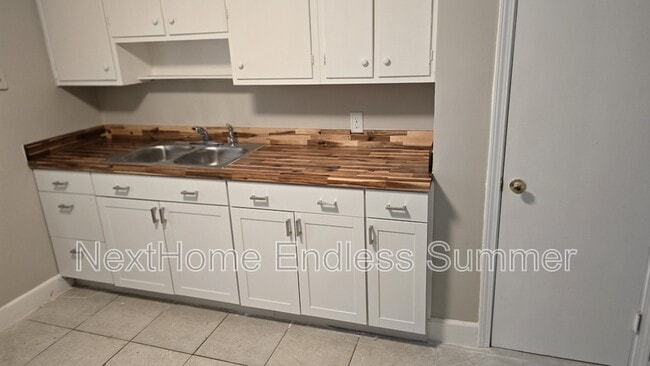 Foto del edificio - 2619 Bywood Rd