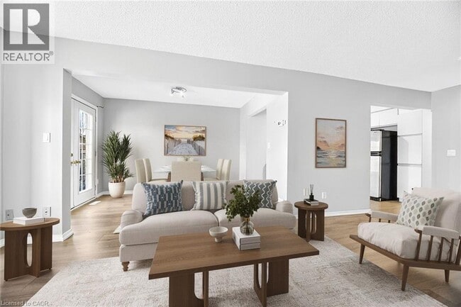 Photo du bâtiment - 2 Royalwood Ct