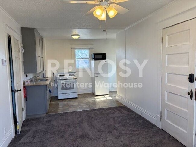 Foto del edificio - Available now - Spacious 1 Bedroom 1 Bath Upper Level Duplex in South Saint Paul