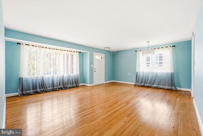 Foto del edificio - 3217 Gumwood Dr