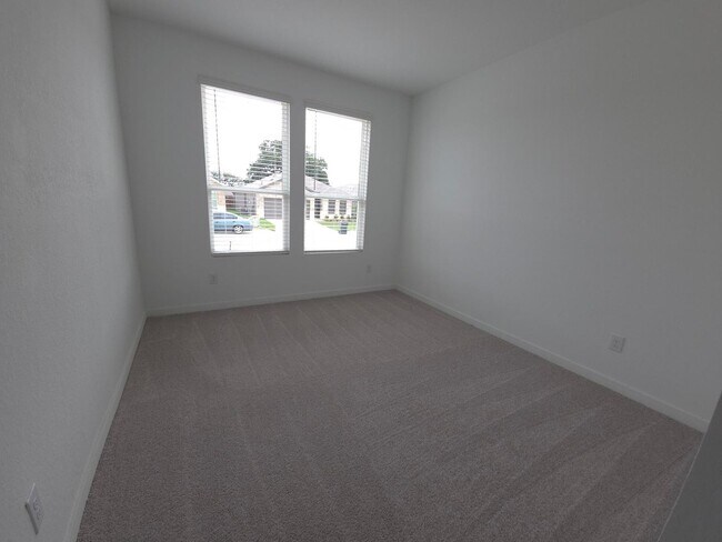 Foto del edificio - FOR LEASE!! NEW CONSTRUCTION!!!