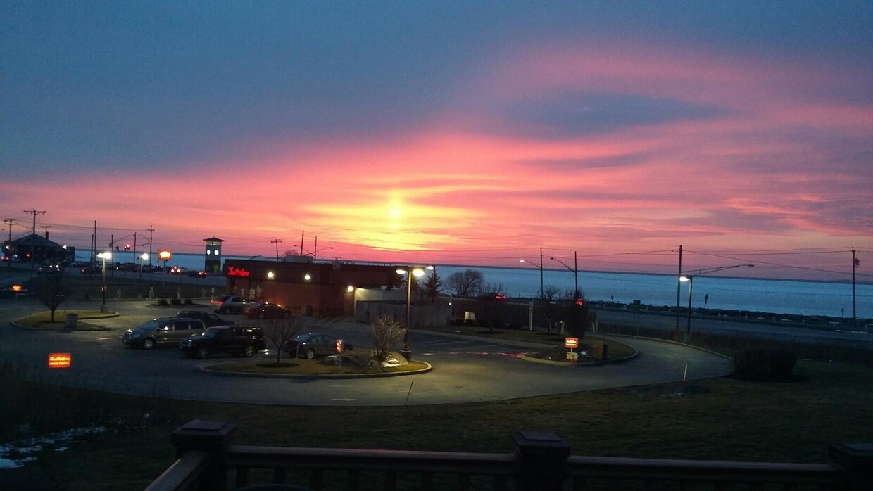 Primary Photo - 4050 Lakeshore Rd