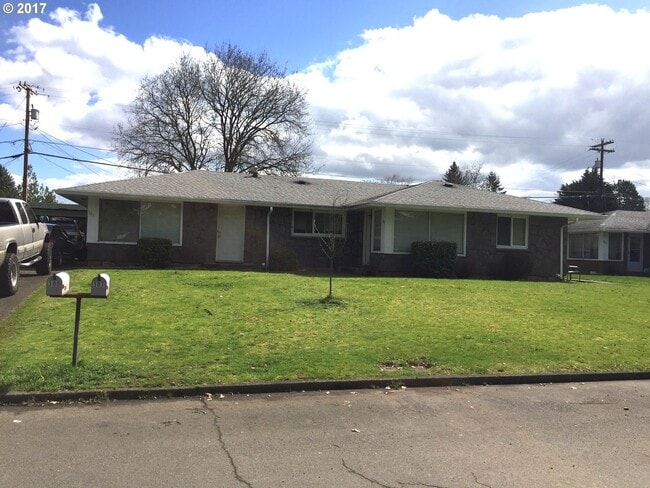 Building Photo - 307 N Garrison Rd