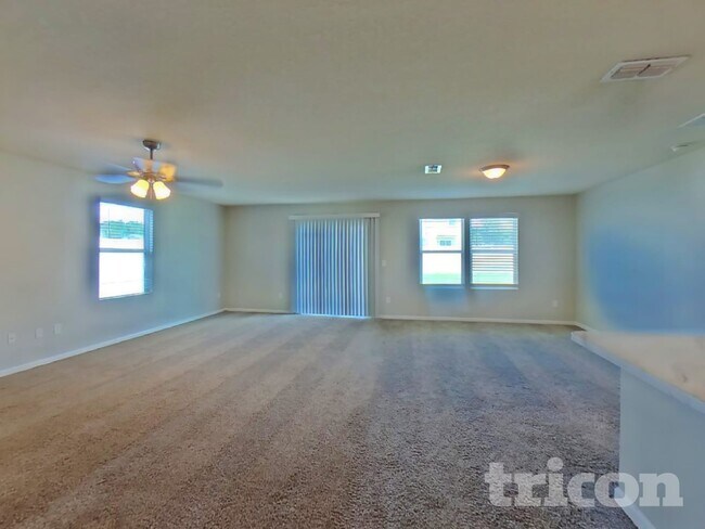 Foto del edificio - 4429 Warm Springs Way