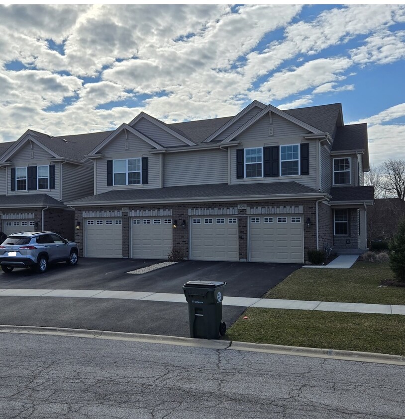 Primary Photo - 2092 Canyon Creek Ct