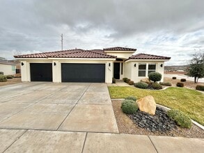 Building Photo - 541 Balancing Rock Dr