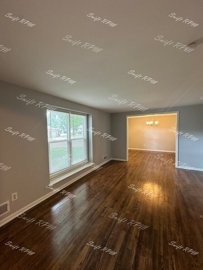 Foto del edificio - 9805 Carter Dr