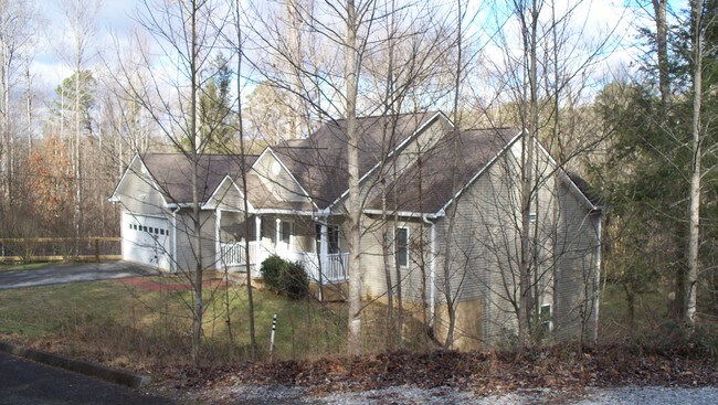 Building Photo - 3724 Mistletoe Loop