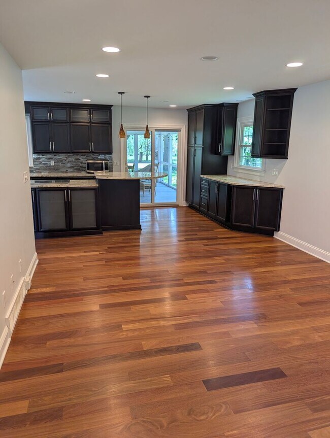 Foto del edificio - BAY VILLAGE RENTAL HOME 4 BEDROOMS