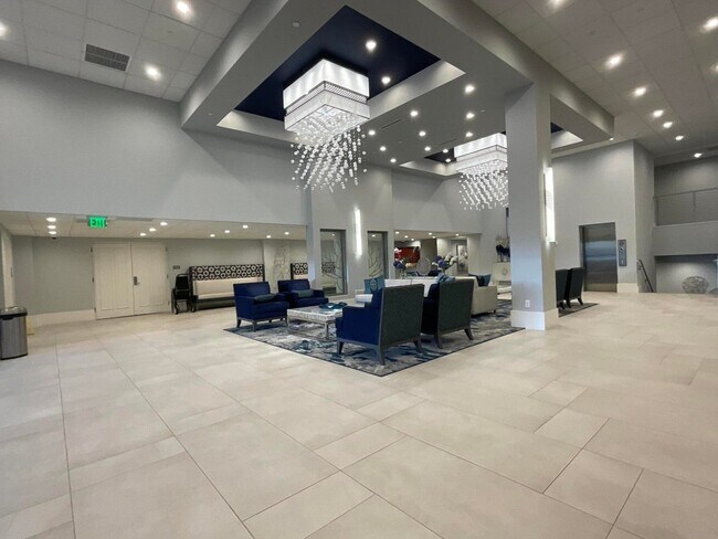 Building Photo - 14475 Strathmore Ln