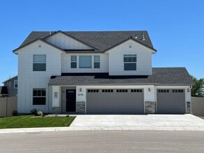 Building Photo - 5770 N Oakstone Ave