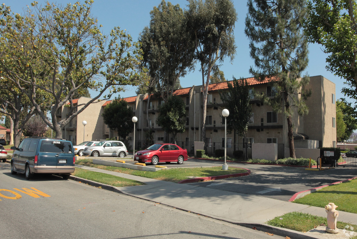 Primary Photo - Pennsylvania Square Apartments