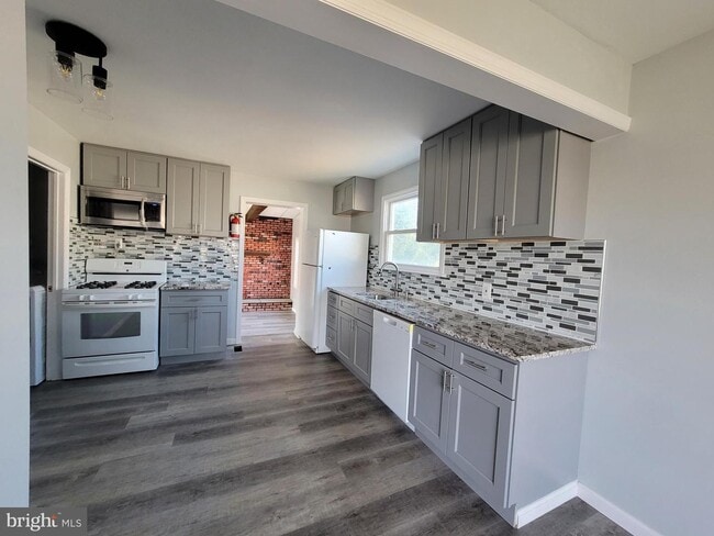 Building Photo - 1207 Cooper St