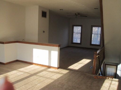 Building Photo - 1425 King Charles Dr