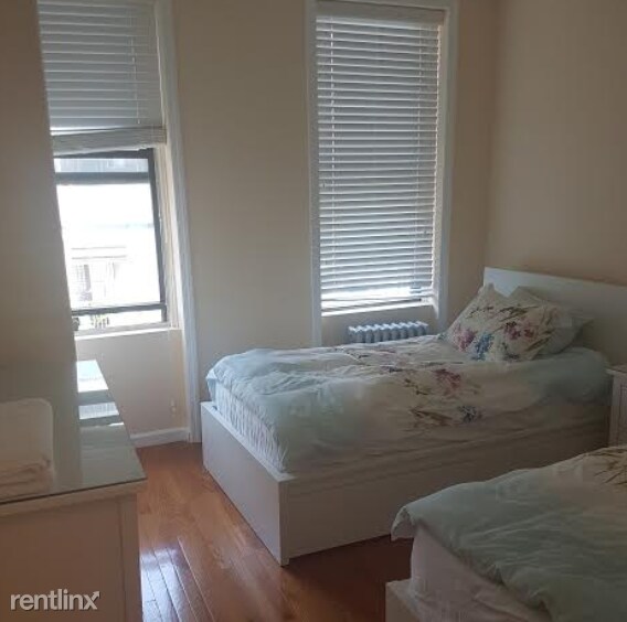Building Photo - Studio, 1 bath  - 834 Bedford Ave