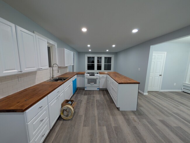 Foto del edificio - 27 W Notre Dame St