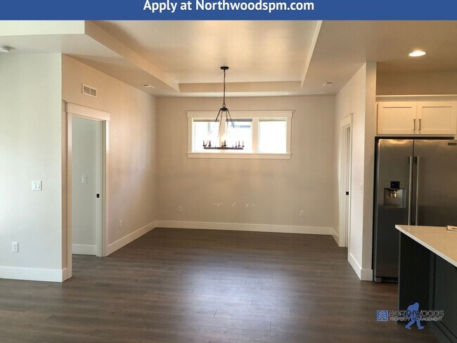 Building Photo - Beautiful 4 Bedroom 2 Bath Home