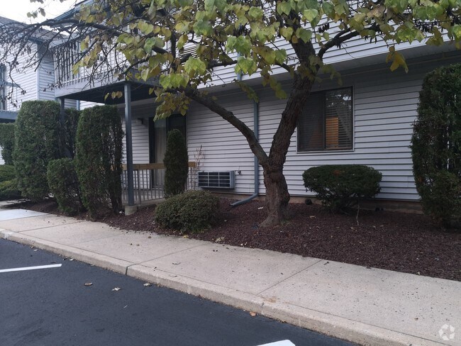 Building Photo - 20 Delar Pkwy