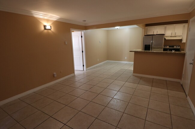 Building Photo - 2920 Briarwood Road, Unit F3