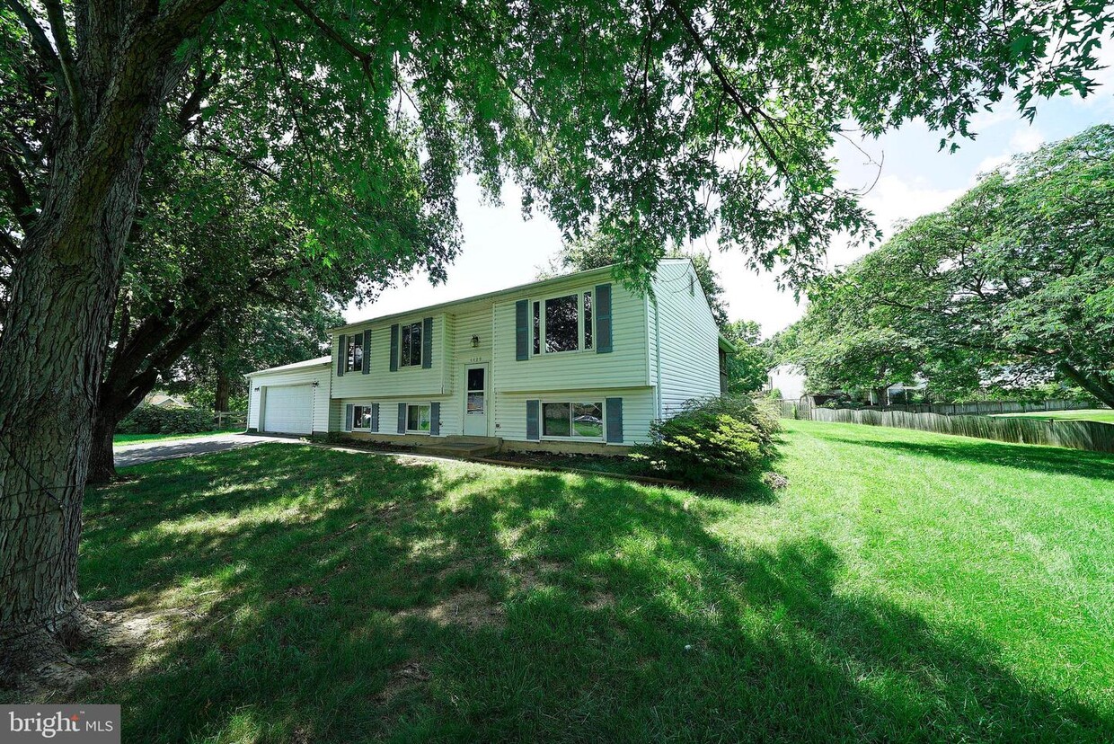 4409 Carrier Ct, Chantilly, VA 20151 House for Rent in Chantilly, VA