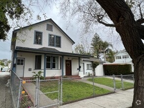 Building Photo - 214 W Ortega St