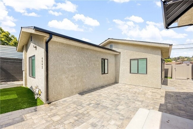 Photo - 4042 Somers Avenue Townhome