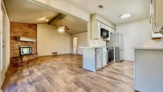 Foto del edificio - 3717 102nd St