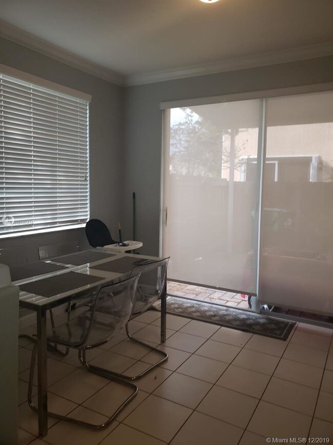 Foto del edificio - 7325 NW 174th Terrace