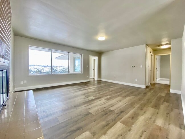 Building Photo - Renovated Home Surrounded By Scenic Orchard Bliss