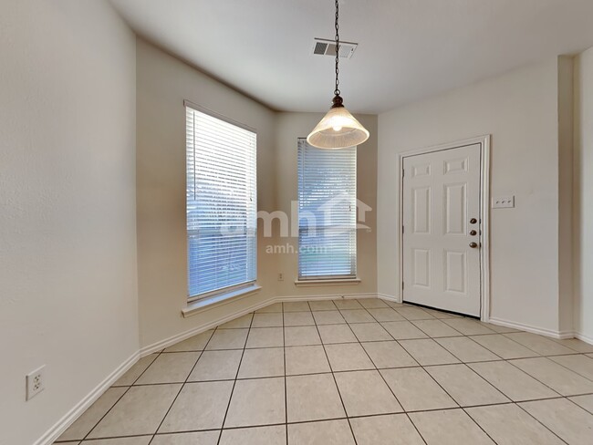 Building Photo - 2609 Alpena Dr