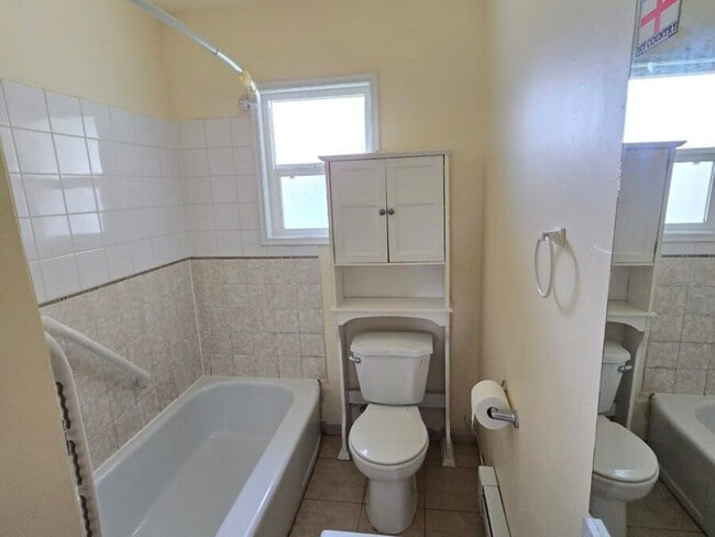 Building Photo - 2 Bedroom Duplex