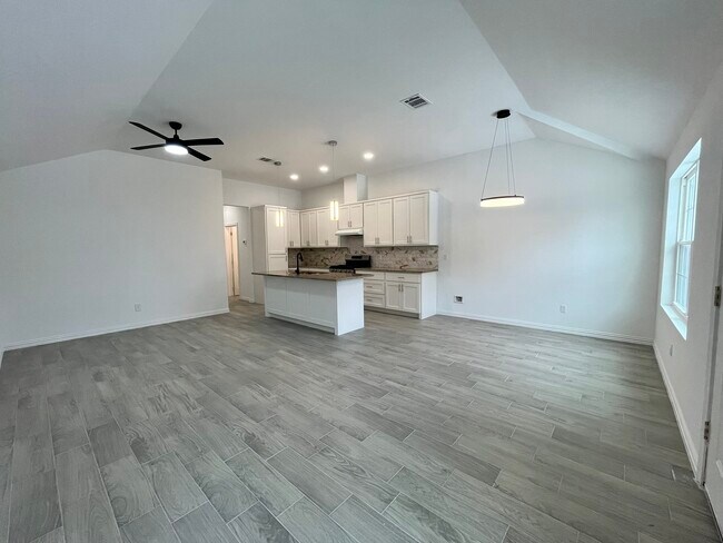 Foto del edificio - 5706 Howell St