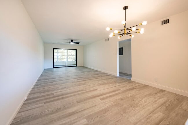 Foto del edificio - 2303 Lucaya Ln