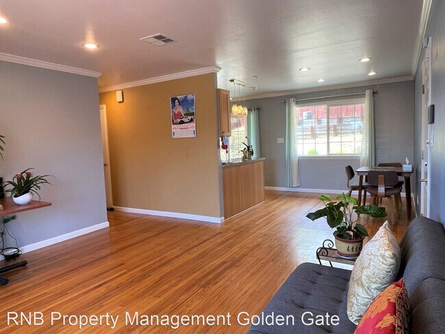Foto del edificio - 3 br, 2 bath House - 635 Drake Avenue