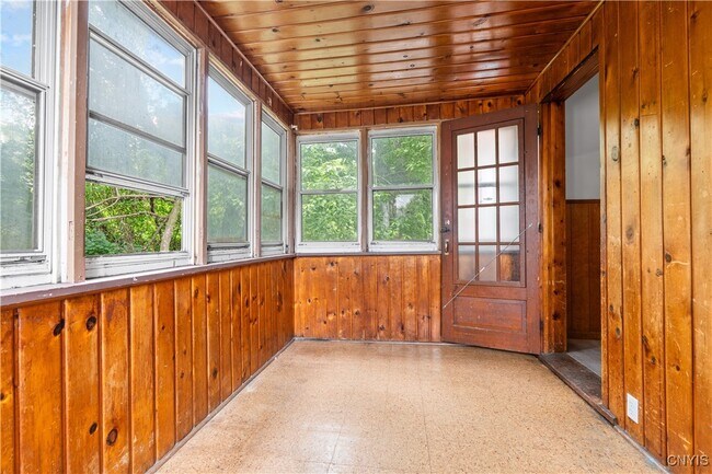 Foto del edificio - 148 Lilac St