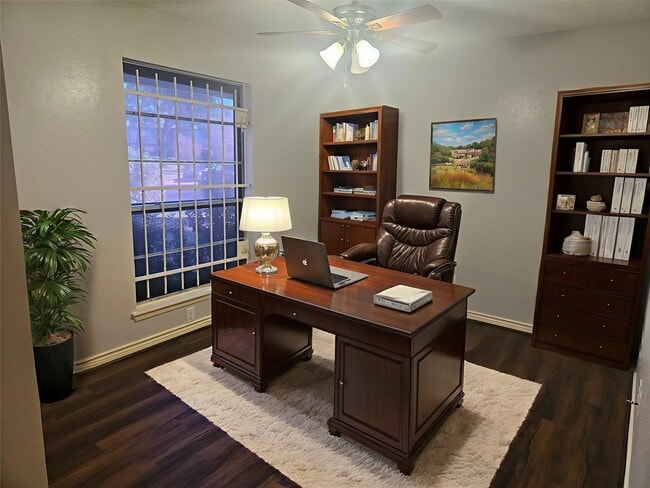 Building Photo - 5853 Village Forest Ct