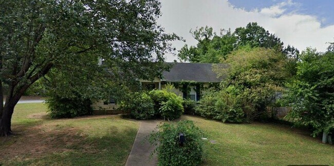 Foto del edificio - Charming 3-Bedroom Home in Athens, GA – Co...