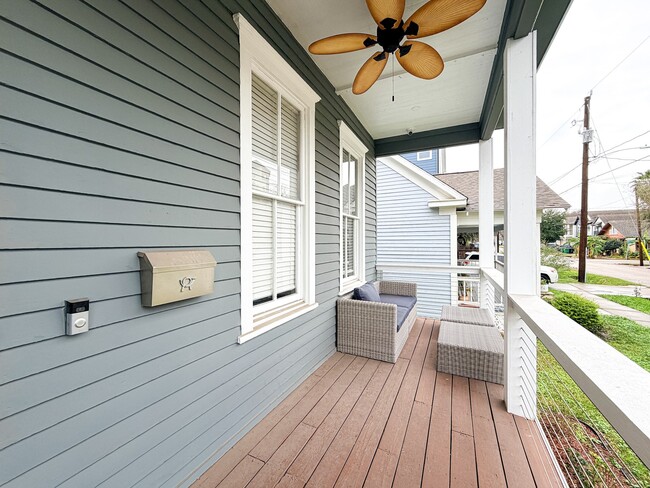 Building Photo - 1613 Summer St