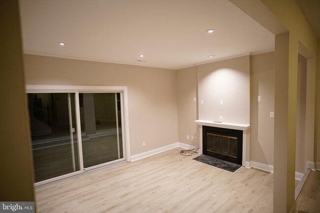 Building Photo - 6317 Early Glow Ct