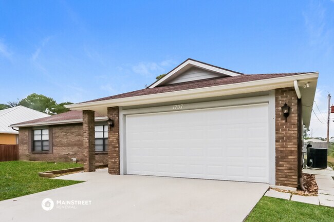 Building Photo - 1757 SW Open View Dr