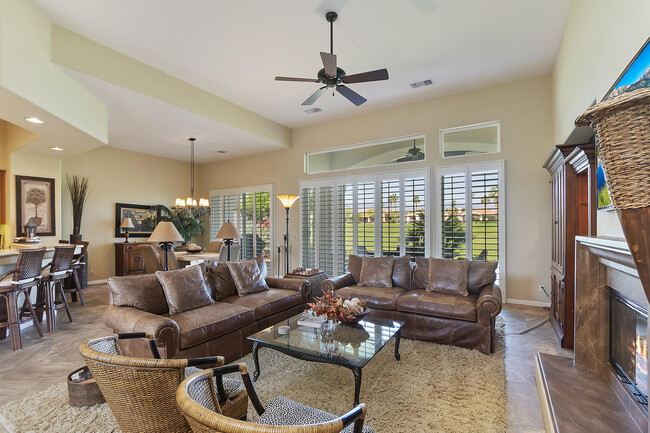Foto del edificio - 777 Arrowhead Dr