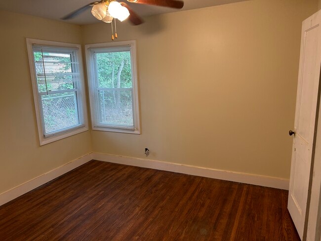Building Photo - 2532 W Easton Pl