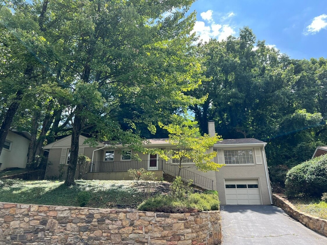 Primary Photo - Heart of South Roanoke-3120 Stoneridge Road