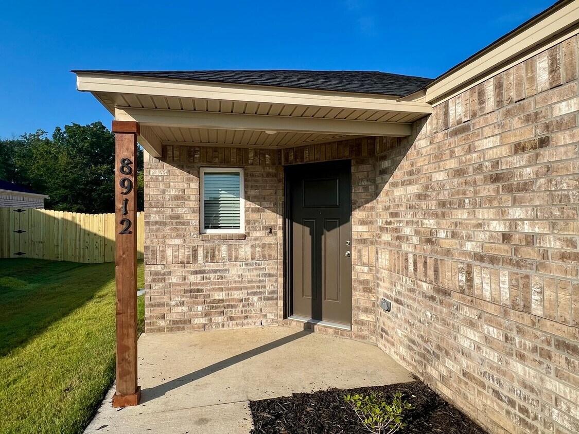 Foto principal - 8912 Preston Ct