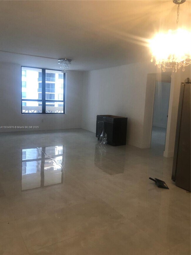 Foto del edificio - 10185 Collins Ave