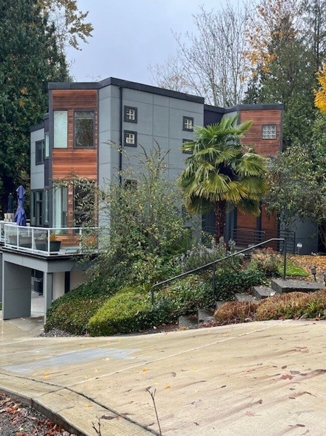 Building Photo - 9425 110th Pl NE