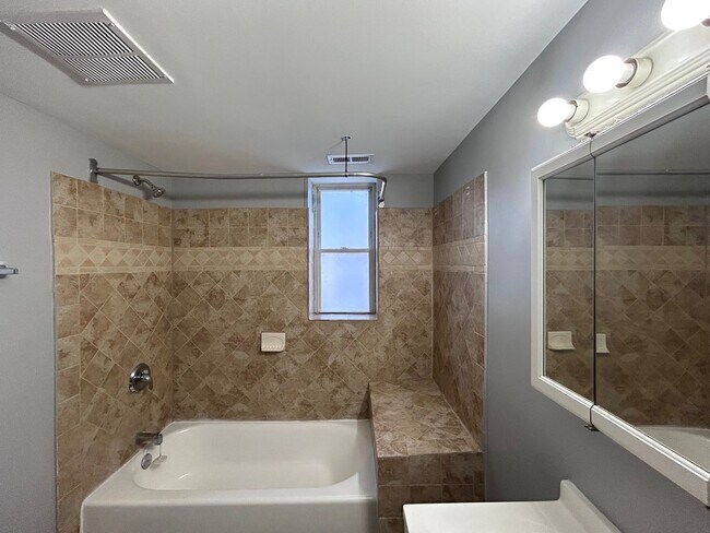 Foto del edificio - 2403 N Hilton St